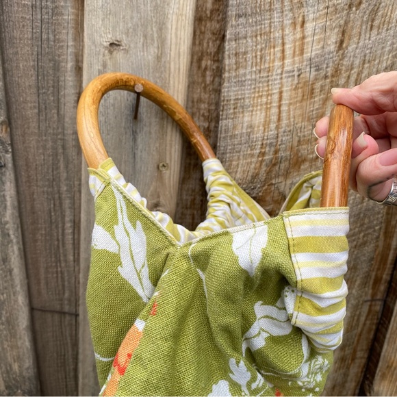 Green and orange floral canvas purse with circular bamboo handle, reversible! - Picture 6 of 14